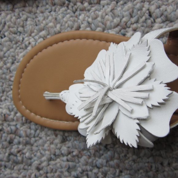 Mariella Thong Flower Sandal - Picture 8 of 12